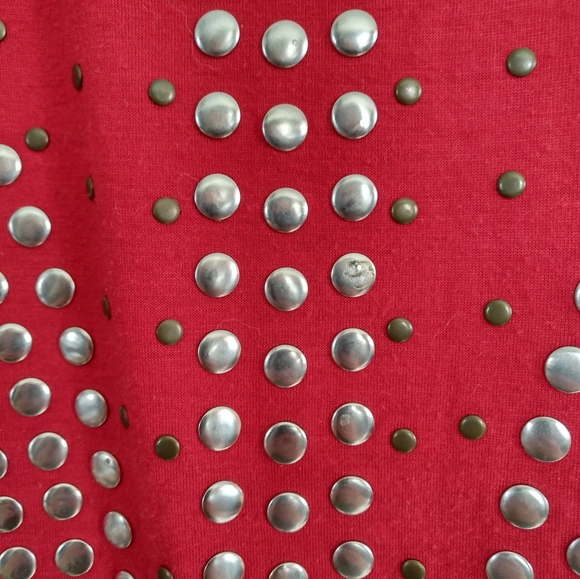 Studded Red Hi-Lo Sleeveless Top - Picture 3 of 4